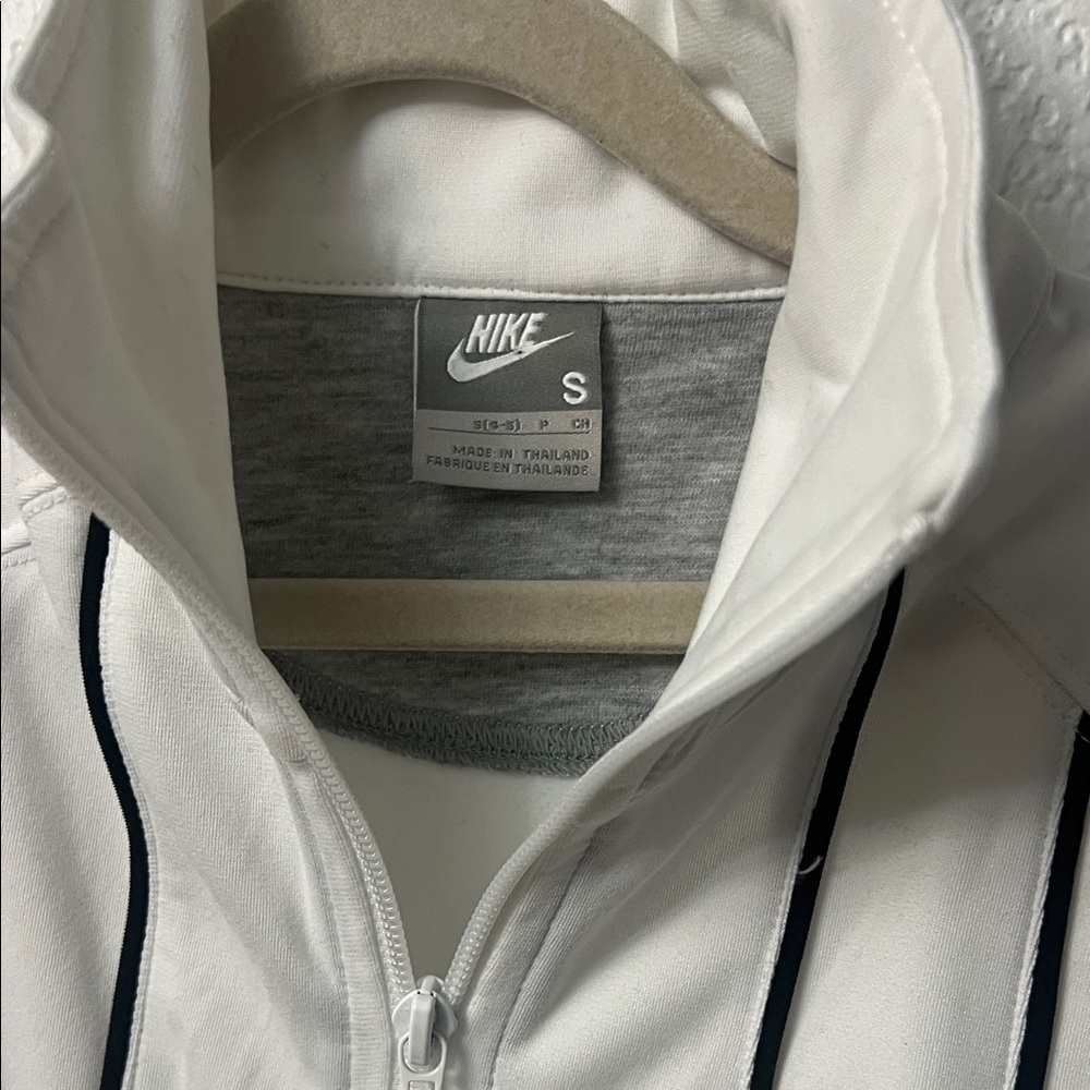 Nike White Jacket with Black Details - Picture 2 of 3